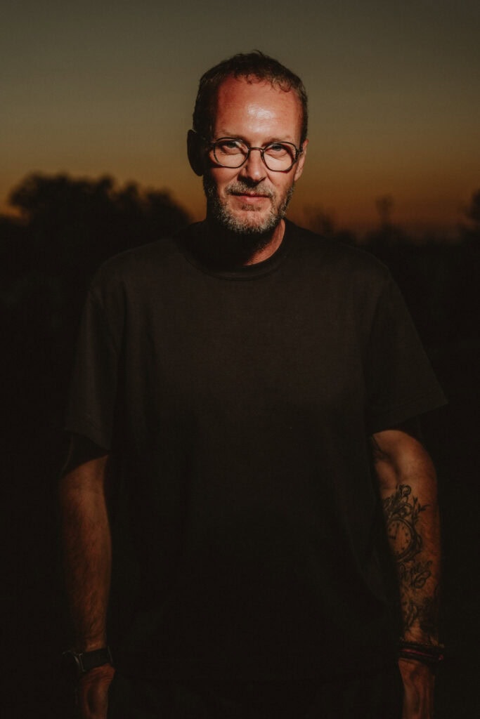 Retrato de Marcos Rodríguez, fotógrafo gallego especializado en proyectos documentales y artísticos.